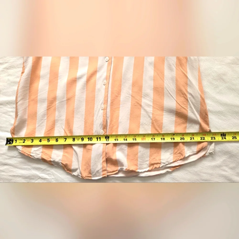 Peach and White Striped Short Pajama Set Size Medium - Picture 14 of 17
